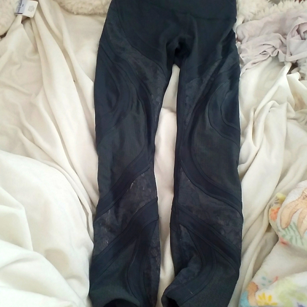 Green Ish Textured Leggings